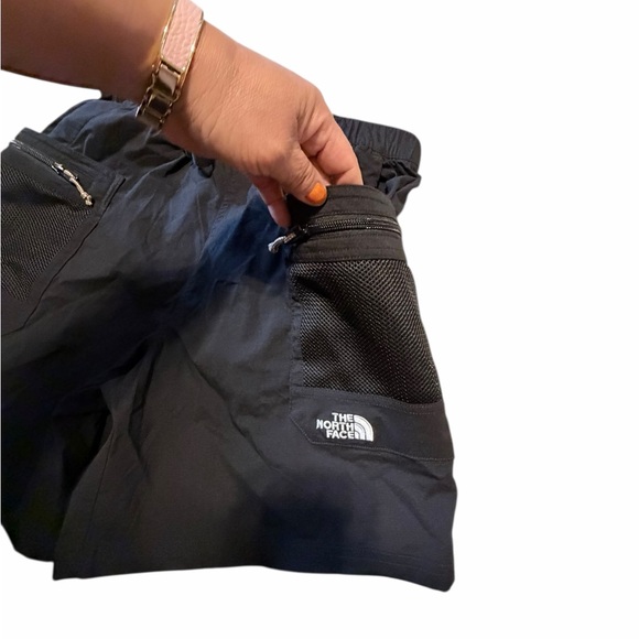 ❤️The North Face Men's Black Shorts - Picture 3 of 6